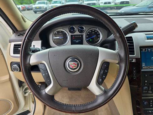 Used 2009 Cadillac Escalade 2WD image 32