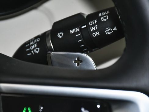 Used 2025 Land Rover Range Rover SE image 51