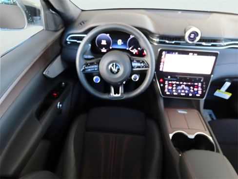 New 2025 Maserati Grecale Folgore image 26