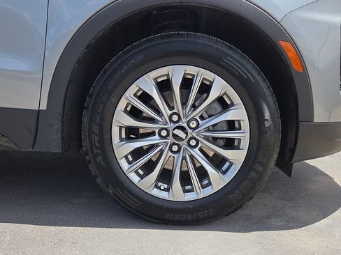 Used 2025 Cadillac XT4 Premium Luxury FWD image 8