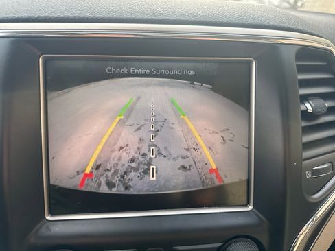 Used 2015 Jeep Grand Cherokee Limited w/ Luxury Group II image 19