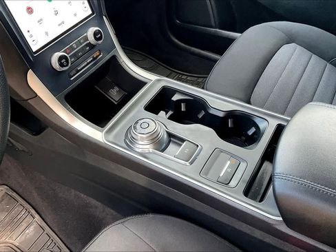 Used 2022 Ford Edge SE w/ Black Appearance Package image 16