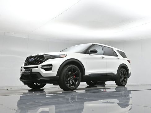 Certified 2022 Ford Explorer ST w/ ST Street Pack image 47
