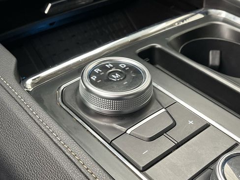 Used 2024 Ford Expedition XLT image 28