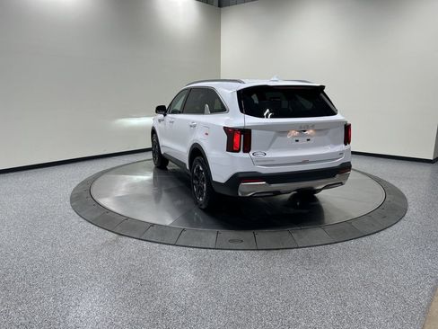 New 2026 Kia Sorento S image 8