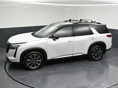 New 2026 Nissan Pathfinder Platinum w/ Cargo Package AWD/4WD image 29