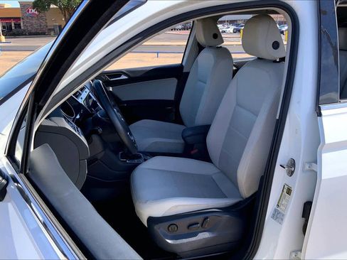 Used 2020 Volkswagen Tiguan SE AWD/4WD image 8