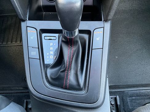Used 2020 Hyundai Elantra Sport w/ Premium Package 02 image 25