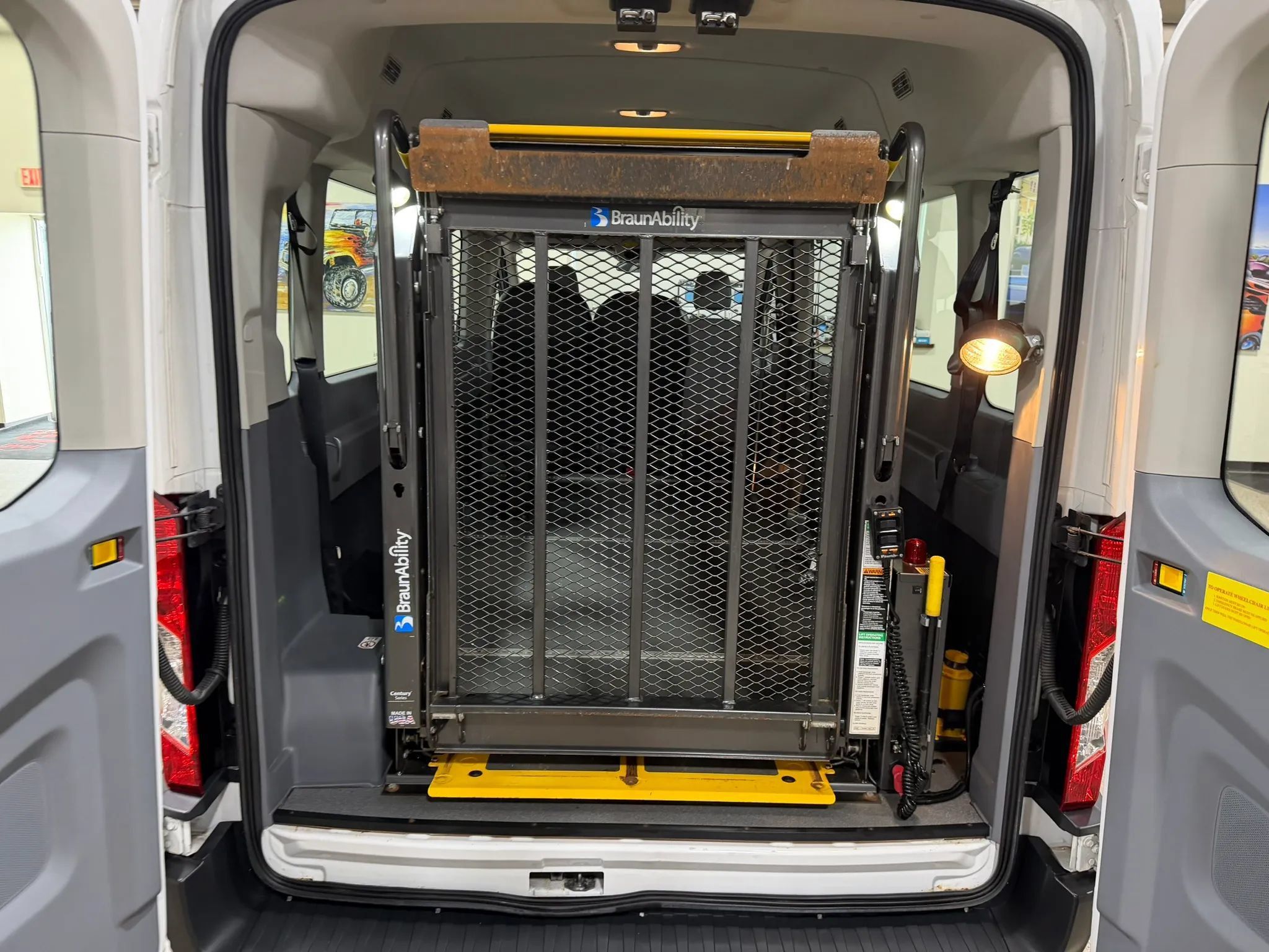 Used 2015 Ford Transit 350 XL RWD image 43