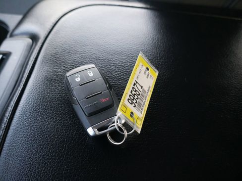 Used 2024 RAM 2500 Tradesman w/ Chrome Appearance Group image 32