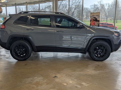 Used 2019 Jeep Cherokee Trailhawk w/ Comfort/Convenience Group image 13