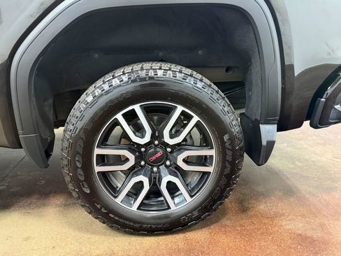 Used 2024 GMC Sierra 1500 AT4 w/ Technology Package AWD/4WD image 89
