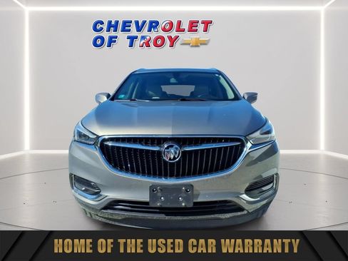 Used 2019 Buick Enclave Essence FWD image 2