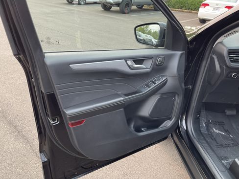 Used 2025 Ford Escape Platinum AWD/4WD image 16