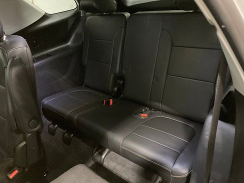 Used 2018 Chevrolet Traverse LT image 19