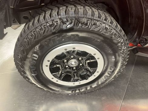 Used 2024 Ford Bronco Badlands image 13