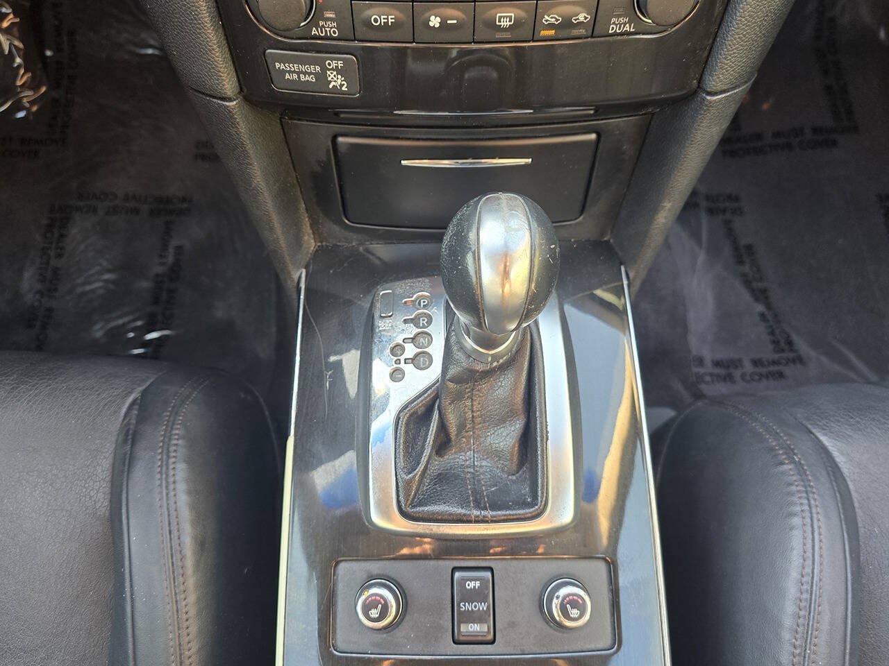 Used 2015 INFINITI QX70 AWD w/ Premium Package image 33
