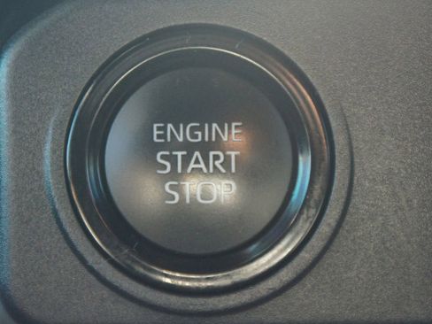 Used 2024 Toyota Tacoma SR image 7