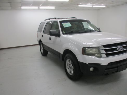 Used 2016 Ford Expedition XL AWD/4WD image 2