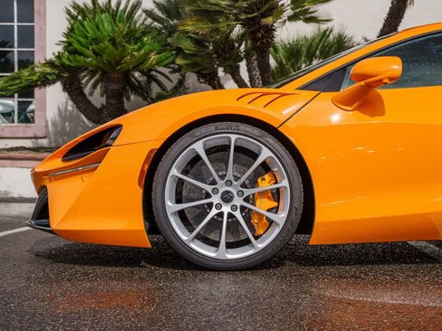 Used 2025 McLaren Artura image 7