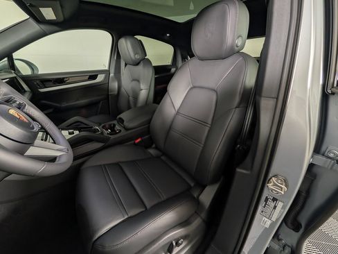 New 2026 Porsche Cayenne Coupe AWD/4WD image 5