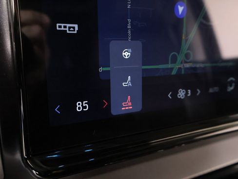 Used 2025 Ford Expedition Active image 8