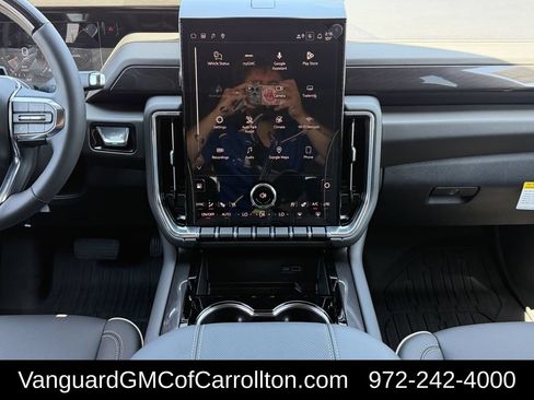 New 2026 GMC Yukon Elevation w/ Elevation Premium Package AWD/4WD image 13