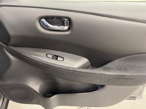 Used 2017 Nissan Leaf S w/ Charge Package image 26