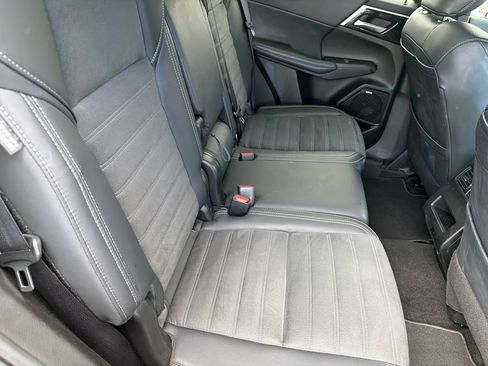 Used 2025 Mitsubishi Outlander SE FWD image 15