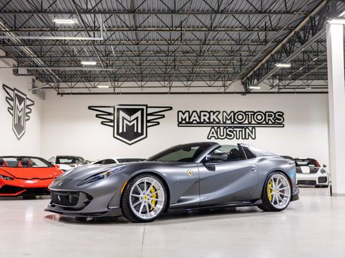 Used 2023 Ferrari 812 GTS image 1