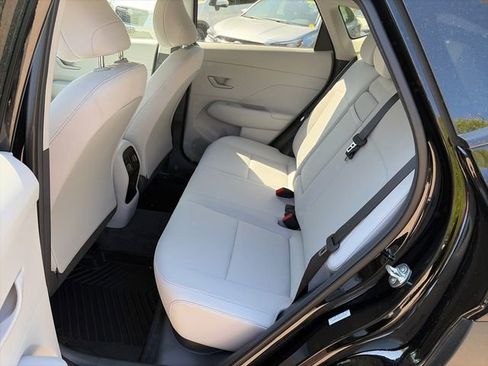 Used 2025 Hyundai Kona SEL FWD image 26