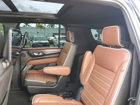 Certified 2023 GMC Yukon XL Denali Ultimate w/ LPO, Floor Liner Package AWD/4WD image 12
