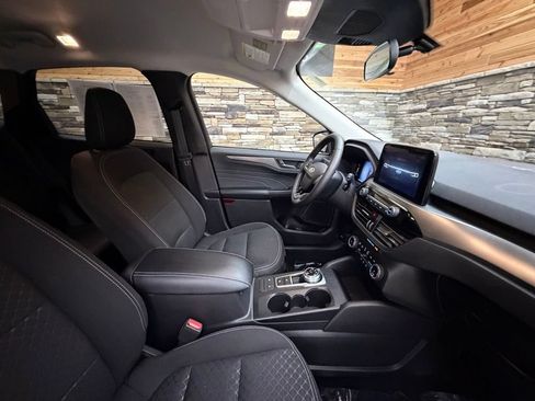 Used 2023 Ford Escape Active AWD/4WD image 14