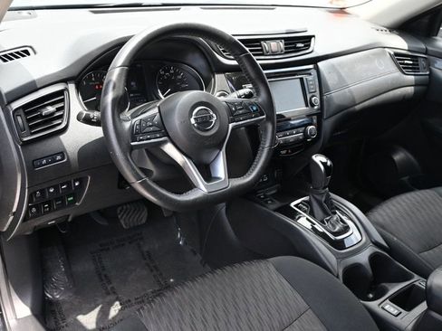 Used 2020 Nissan Rogue SV w/ Premium Package FWD image 8