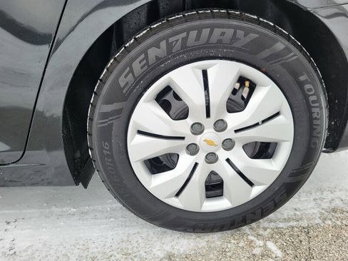 Used 2013 Chevrolet Cruze LS image 27