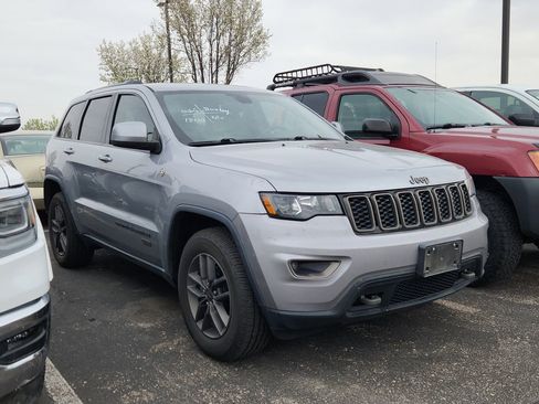 Used 2016 Jeep Grand Cherokee Laredo 75th Anniversary image 1