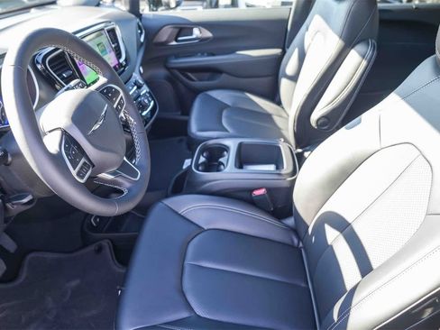 New 2026 Chrysler Voyager LX image 20