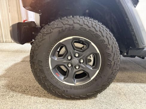 Used 2023 Jeep Gladiator Rubicon image 32