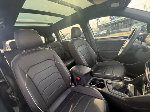 Used 2022 Volkswagen Tiguan SEL R-Line image 24