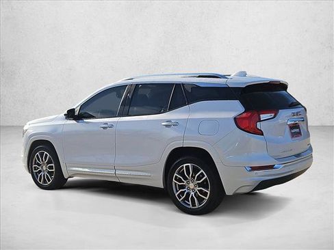 Used 2024 GMC Terrain Denali w/ Denali Premium Package image 8