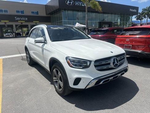 Used 2021 Mercedes-Benz GLC 300 image 3