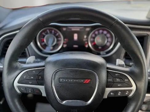 Used 2015 Dodge Challenger SXT Plus w/ Technology Group RWD image 10