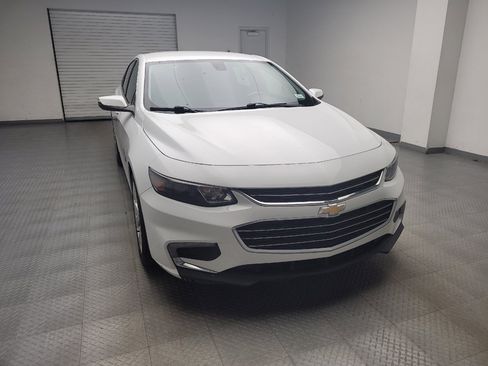 Used 2017 Chevrolet Malibu Premier FWD image 14