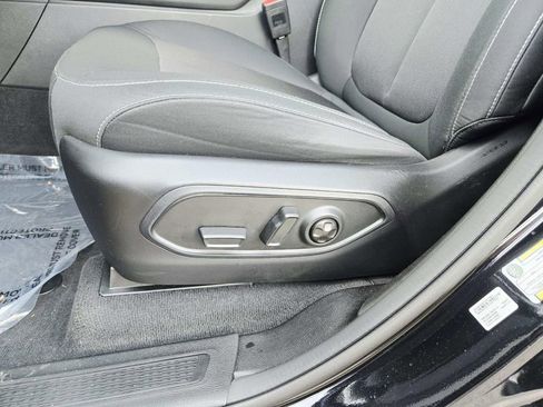 Used 2023 Jeep Grand Cherokee Laredo w/ Luxury Tech Group I image 33