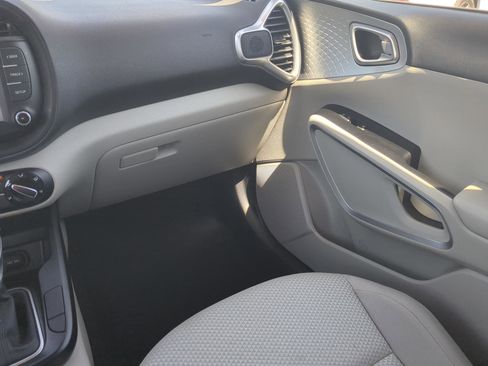 Used 2022 Kia Soul LX w/ Technology Package FWD image 14