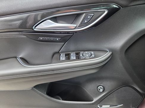 Used 2025 Buick Envision Preferred AWD/4WD image 21