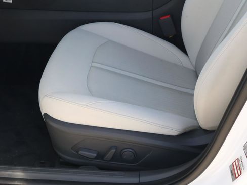Certified 2025 Hyundai Sonata SEL FWD image 13