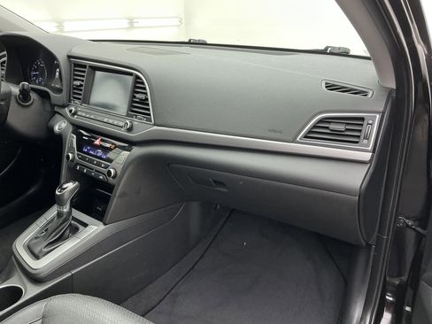Used 2017 Hyundai Elantra Limited w/ Limited Tech Package 08 image 24