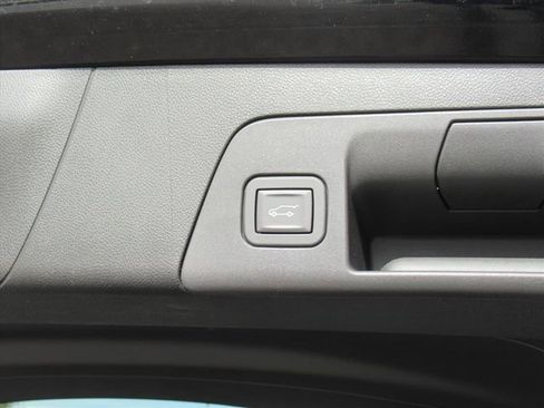 Used 2023 Buick Envision Avenir image 33