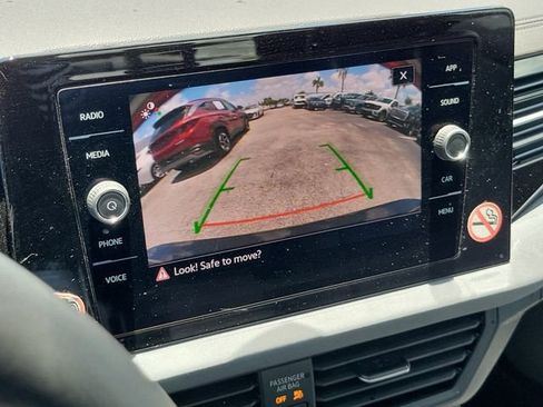 Used 2025 Volkswagen Jetta SE FWD image 25